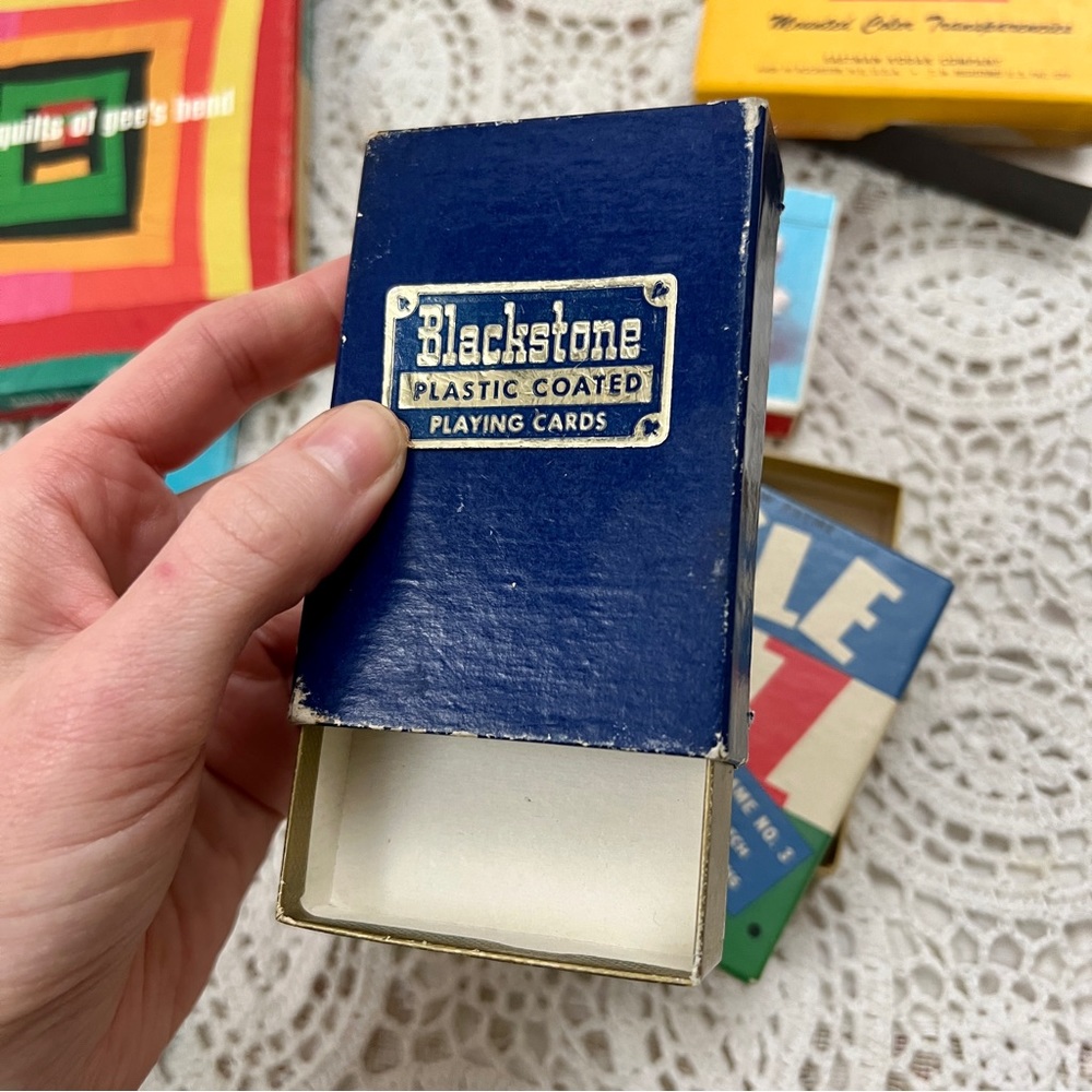 Five small empty boxes - Picture 10 of 17